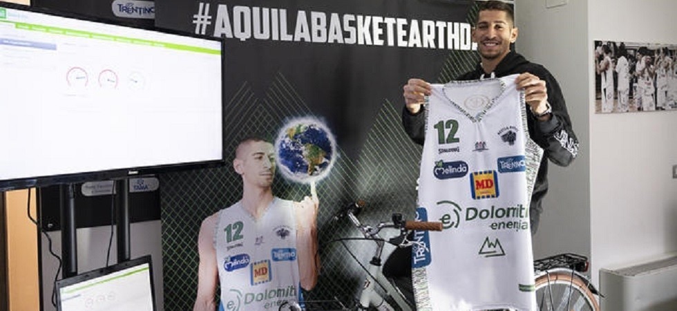 Le casacche diventano biancoverdi e si potrà pedalare al PalaTrento per produrre energia: E' l'Aquila Basket Earth Day''